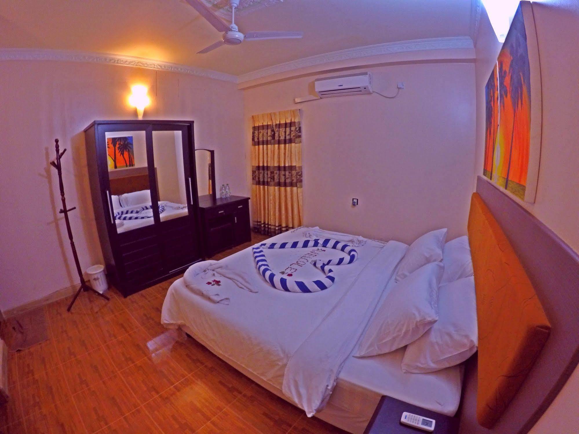 Lily Rest Maldives Hotell Maafushi Eksteriør bilde