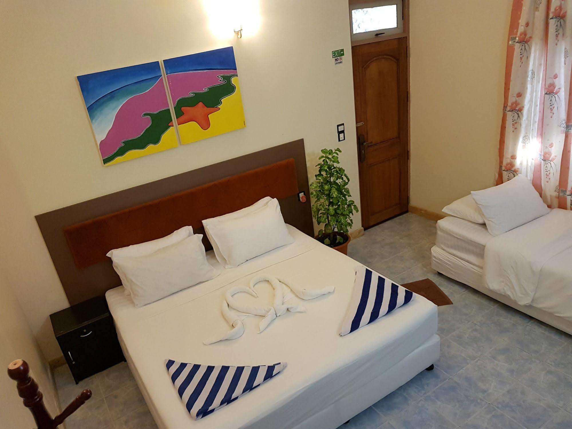 Lily Rest Maldives Hotell Maafushi Eksteriør bilde